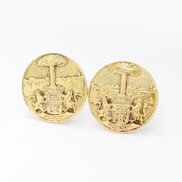 CHANEL CC Logos Leo Lion Clip-On Earrings Gold Tone Auth #17862 - Picture 1 of 5